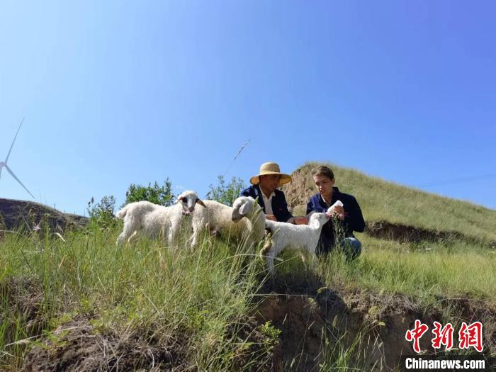 
上海肿瘤医院黄牛代挂号电话票贩子号贩子网上预约挂号,住院检查加快,(新春走基层)英国小伙瑞思的春节假期：带着“山西胃”环游中国