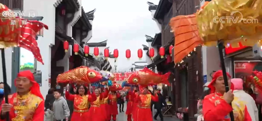 
湖南中医附一医院黄牛代挂号电话票贩子号贩子网上预约挂号,住院检查加快,浙江建德龙腾狮舞鲤鱼跳 一片欢腾气象里闹元宵