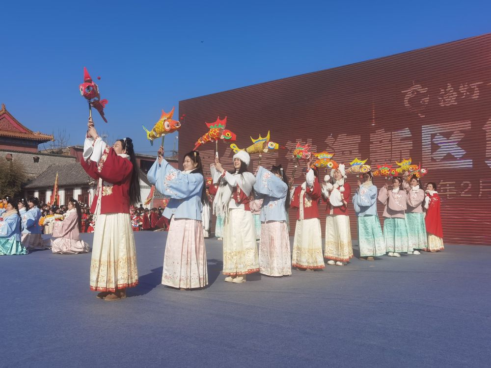 
北京广安门中医院黄牛代挂号电话票贩子号贩子网上预约挂号,住院检查加快,新春走基层|渔灯影里话丰年