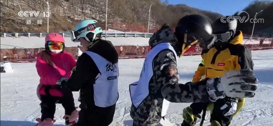 
上海各大医院黄牛代挂号电话票贩子号贩子网上预约挂号,住院检查加快,乡村振兴产业链从雪场再延伸 村民从村庄“滑”入雪场