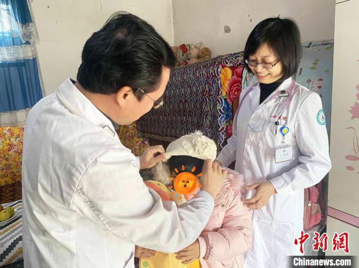 
南京金陵医院黄牛代挂号电话票贩子号贩子网上预约挂号,住院检查加快,浙江援疆医生与新疆“古丽”的“医”路情缘