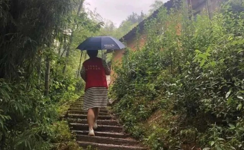 
上海新华医院黄牛代挂号电话票贩子号贩子网上预约挂号,住院检查加快,妇女节表彰大会上，为什么领奖的是他？