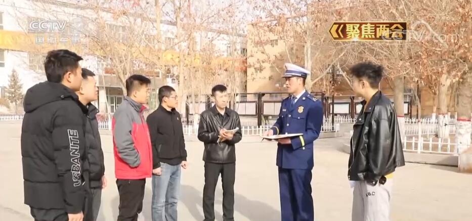 
江苏省中医院黄牛代挂号电话票贩子号贩子网上预约挂号,住院检查加快,全国人大代表李运飞：从“橄榄绿”到“火焰蓝” 战袍虽换初心未改