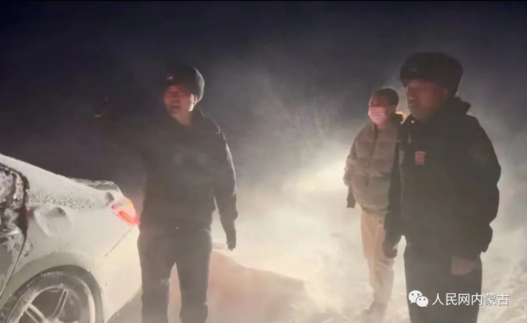 
成都华西医院黄牛代挂号电话票贩子号贩子网上预约挂号,住院检查加快,浴“雪”奋战！他们全力以赴护平安