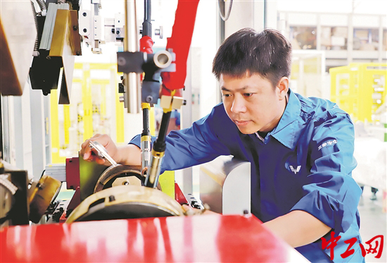 
天津眼科医院黄牛代挂号电话票贩子号贩子网上预约挂号,住院检查加快,身边的大国工匠｜“推动中国智能制造走向世界”