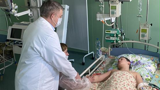 
首都医科院整形外科医院黄牛代挂号电话票贩子号贩子网上预约挂号,住院检查加快,俄10岁受伤男孩在布良斯克遭袭中表现英勇，被授予奖章