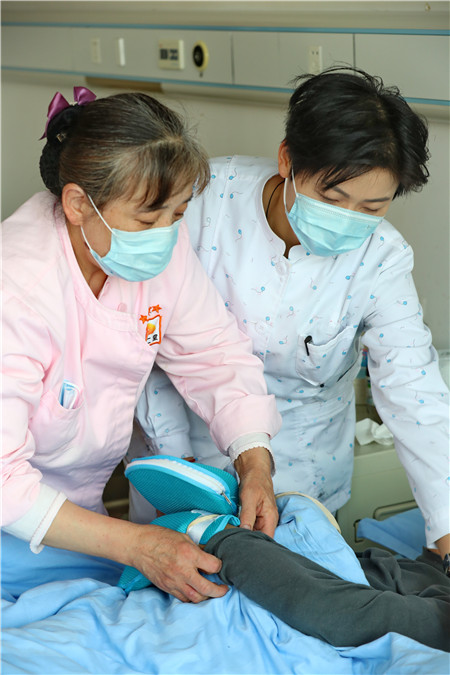 
中国中医科学院西苑黄牛代挂号电话票贩子号贩子网上预约挂号,住院检查加快,打通养老机构医护人员职业晋升通道
