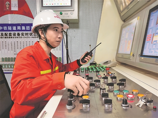 
南京中科研究所黄牛代挂号电话票贩子号贩子网上预约挂号,住院检查加快,身边的大国工匠 | 母永奇：大地深处追光而行