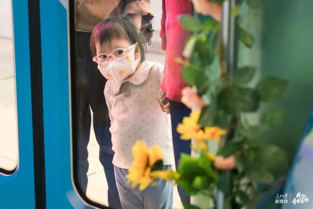 
广州中山眼科医院黄牛代挂号电话票贩子号贩子网上预约挂号,住院检查加快,这个春天最美的列车，已发车！