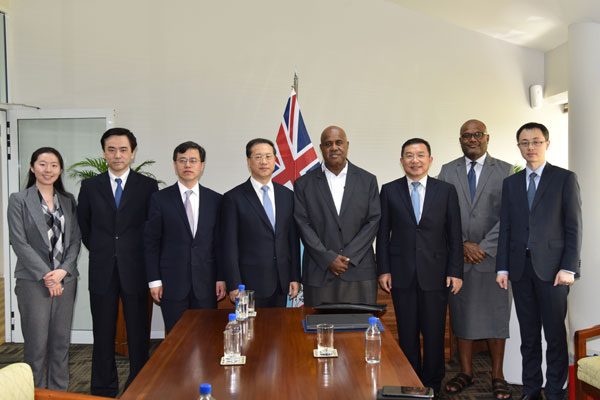 
南京各大医院黄牛代挂号电话票贩子号贩子网上预约挂号,住院检查加快,外交部副部长马朝旭访问斐济