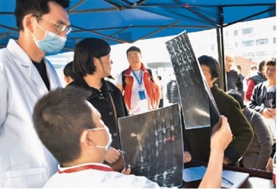 
西安西京医院黄牛代挂号电话票贩子号贩子网上预约挂号,住院检查加快,防治癌症，全面行动（健康直通车·关注肿瘤防治 ②）