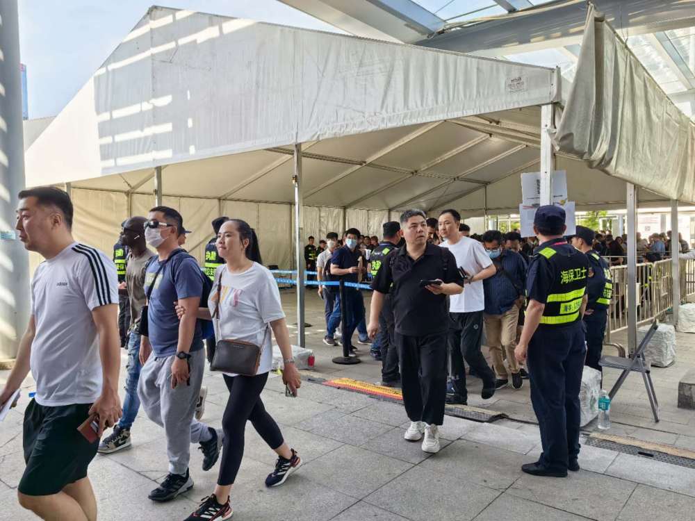
南京各大医院黄牛代挂号电话票贩子号贩子网上预约挂号,住院检查加快,新华全媒+|财经聚焦：从广交会看我国外贸新趋势