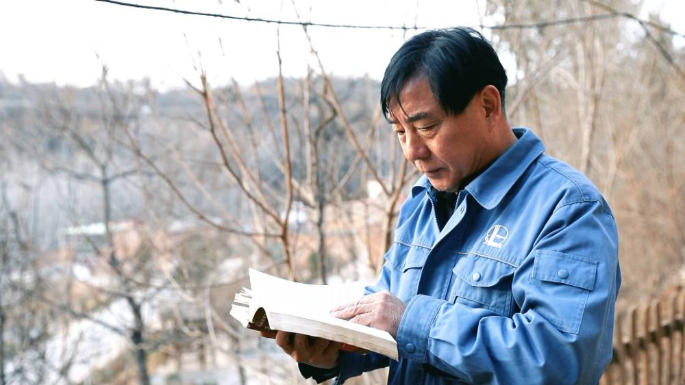 
西安西京医院黄牛代挂号电话票贩子号贩子网上预约挂号,住院检查加快,微纪录片｜平凡世界里的读书人