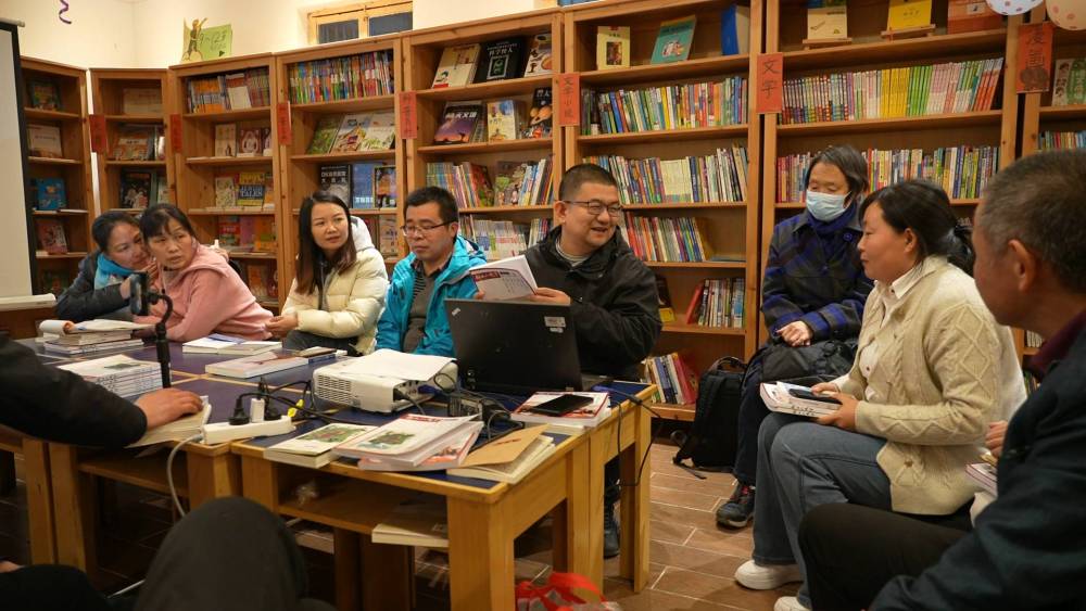 
西安西京医院黄牛代挂号电话票贩子号贩子网上预约挂号,住院检查加快,微纪录片｜平凡世界里的读书人