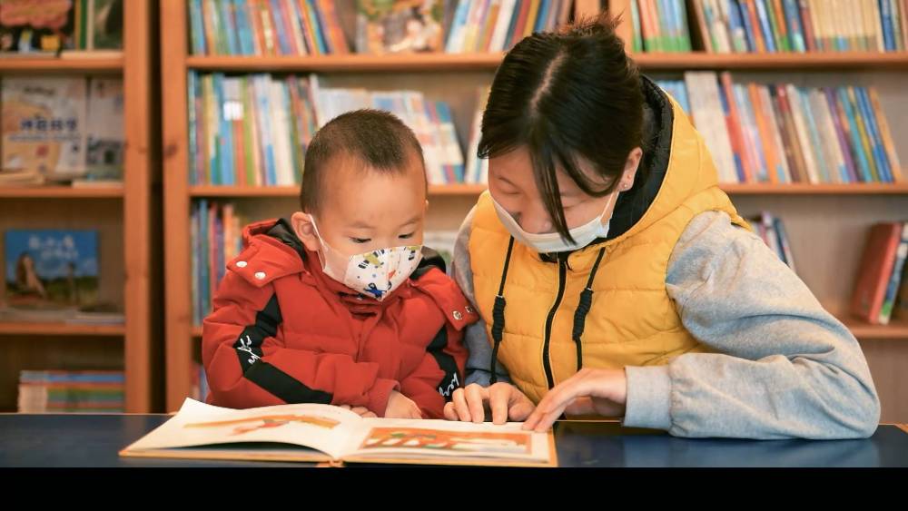 
西安西京医院黄牛代挂号电话票贩子号贩子网上预约挂号,住院检查加快,微纪录片｜平凡世界里的读书人