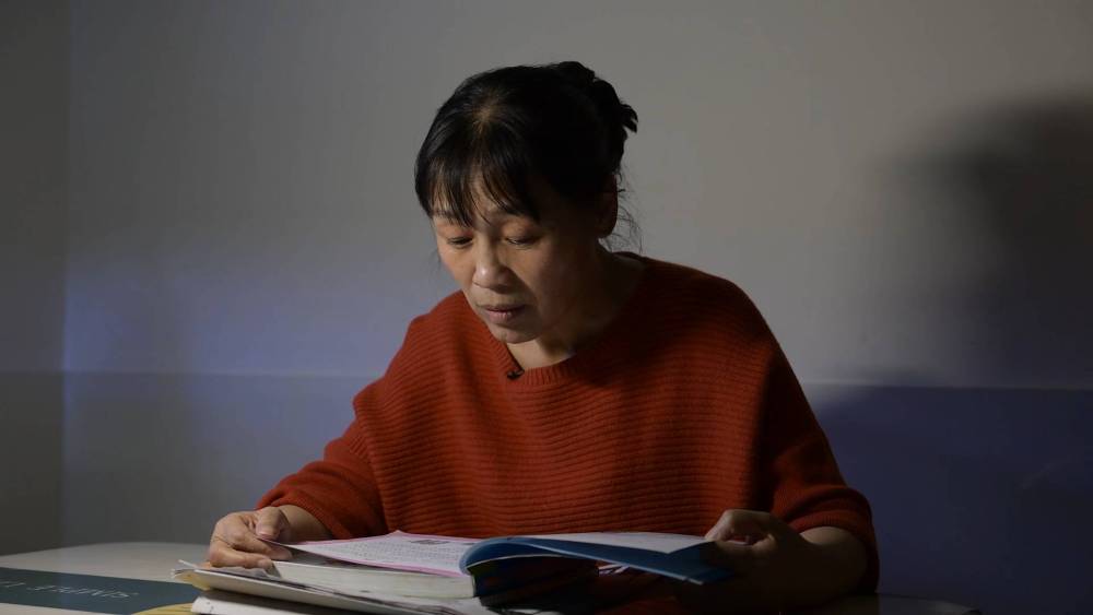 
西安西京医院黄牛代挂号电话票贩子号贩子网上预约挂号,住院检查加快,微纪录片｜平凡世界里的读书人