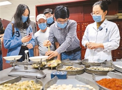 
中国医学科学院肿瘤医院黄牛代挂号电话票贩子号贩子网上预约挂号,住院检查加快,为中医药发展厚植文化土壤（健康中国 奋发有为）