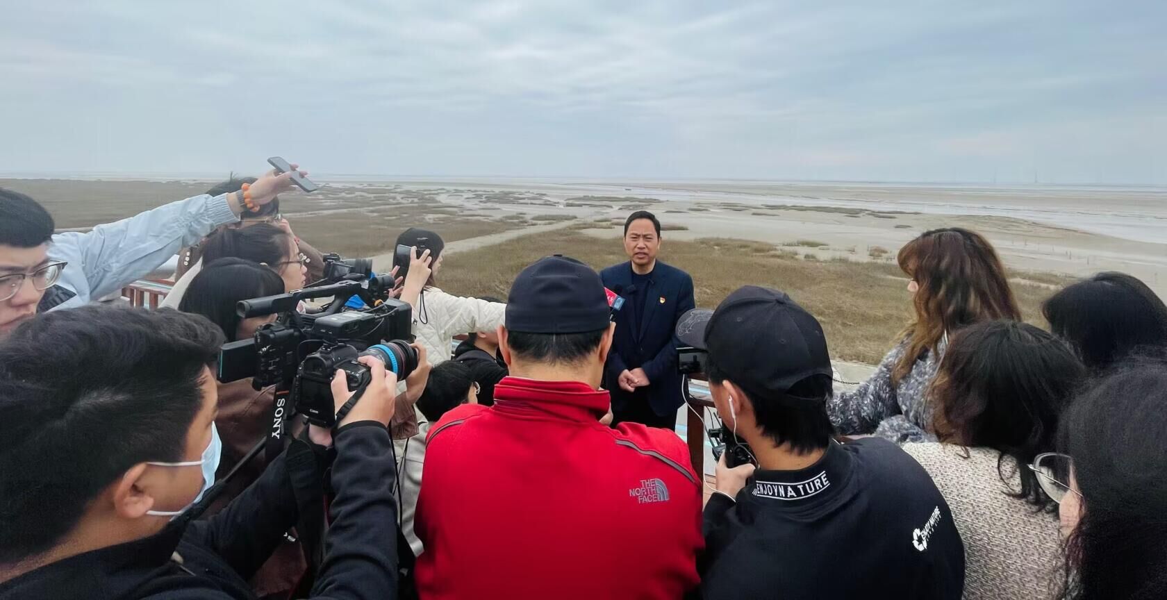 
沈阳医大一院黄牛代挂号电话票贩子号贩子网上预约挂号,住院检查加快,生态和谐、“湿”意盎然！江苏盐城东台条子泥湿地成“鸟类天堂”