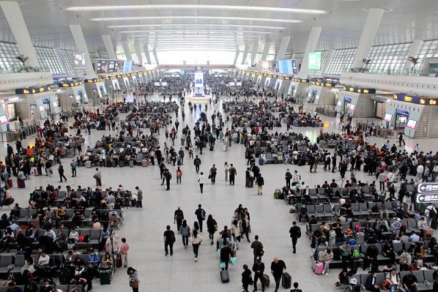 
北大医院黄牛代挂号电话票贩子号贩子网上预约挂号,住院检查加快,“五一”假期人员流动增多 联防联控机制研判疫情走势→