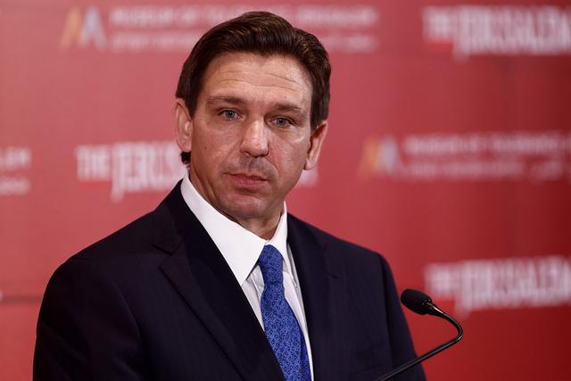 
北京大学第一医院黄牛代挂号电话票贩子号贩子网上预约挂号,住院检查加快,迪士尼状告大选热门人物德桑蒂斯，指控其“武器化”地方政府