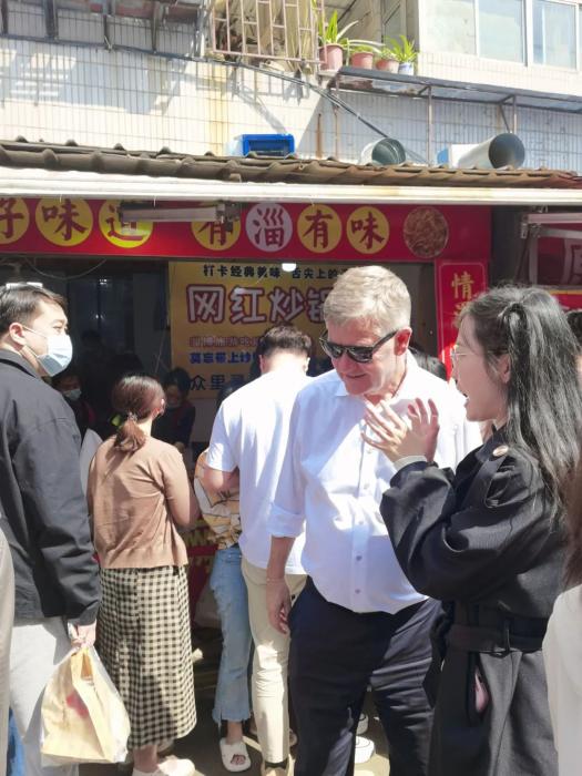 
北京301医院黄牛代挂号电话票贩子号贩子网上预约挂号,住院检查加快,打高铁“进淄赶烤”！联合国前副秘书长吃了都说好