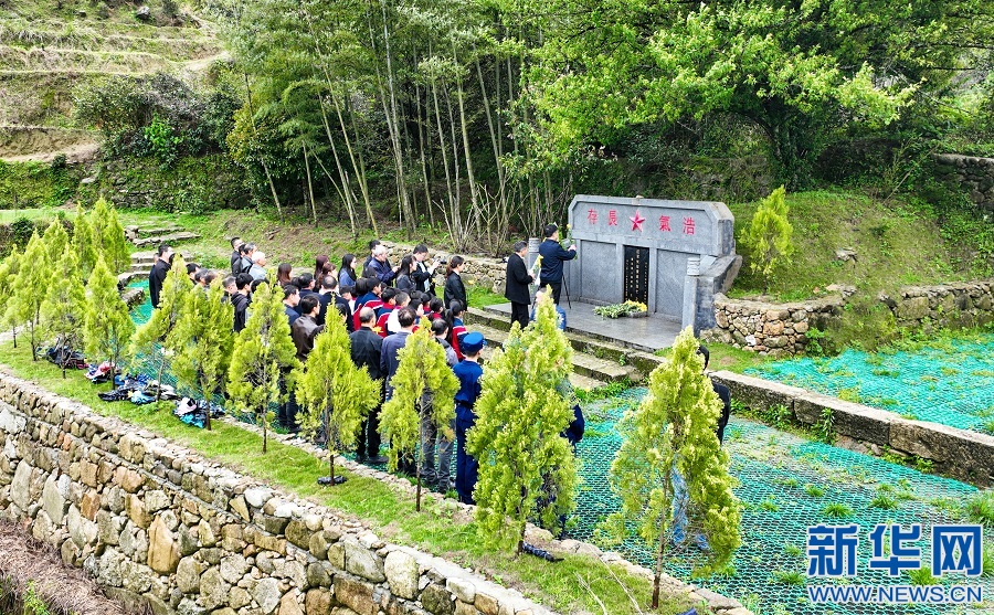 
南京各大医院黄牛代挂号电话票贩子号贩子网上预约挂号,住院检查加快,一把剑的约定 三代人的守护