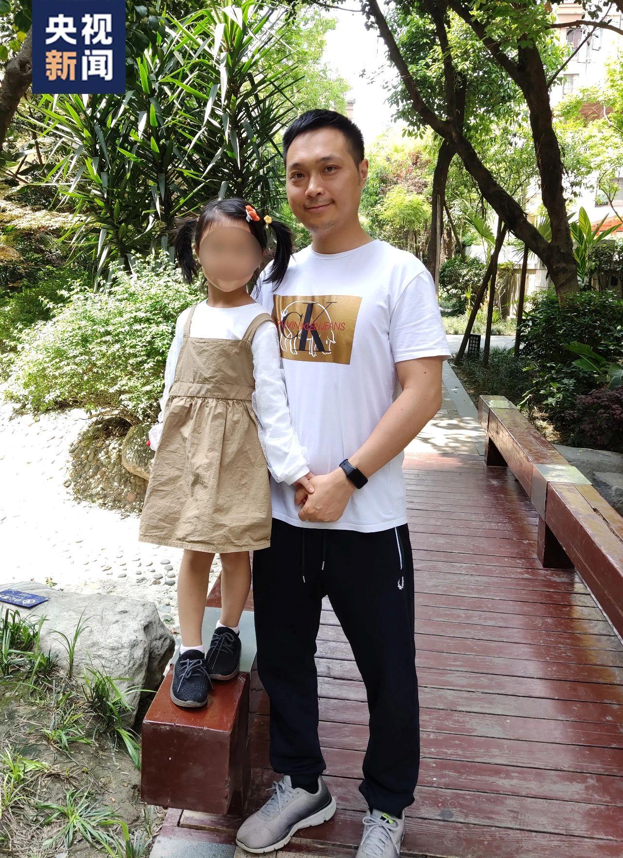 
广州中医药大学一附医院黄牛代挂号电话票贩子号贩子网上预约挂号,住院检查加快,“爸，你别出警” ……后来他和父亲做出一样的选择