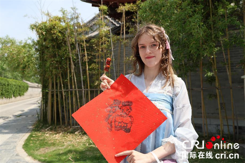 
首都医科大学附属北京口腔医院黄牛代挂号电话票贩子号贩子网上预约挂号,住院检查加快,【2023打卡中国】穿汉服、品美食、赏非遗……外国网红“穿越”商丘古城（组图）