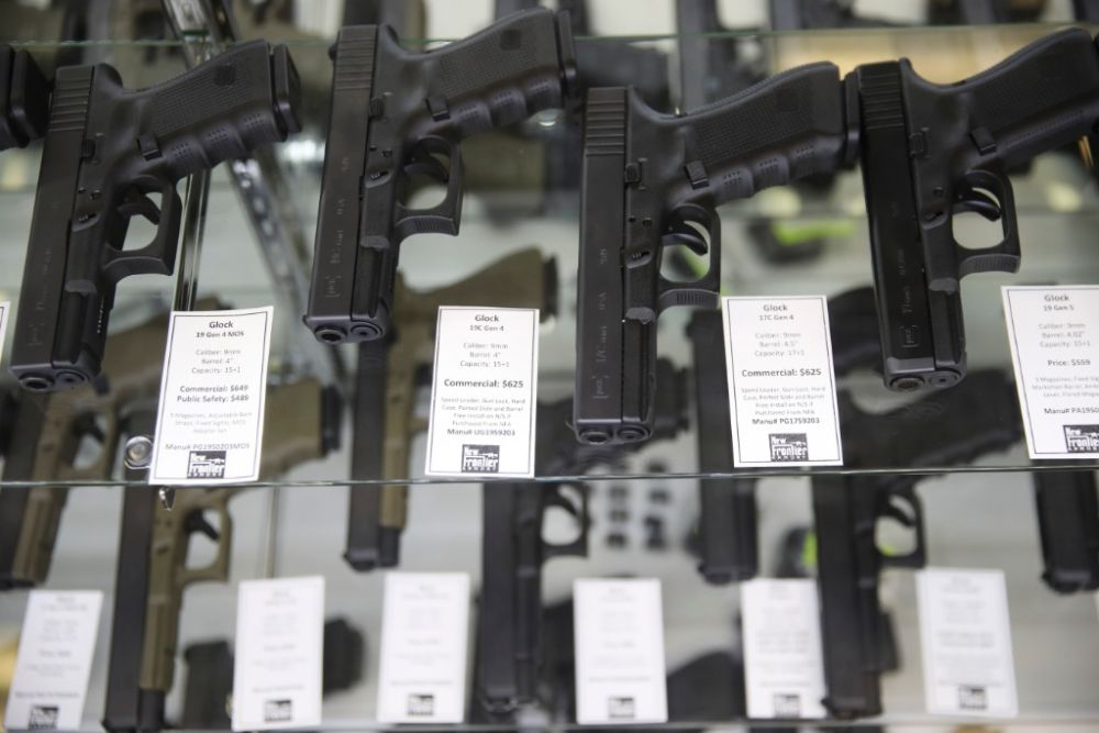 
上海胸科医院黄牛代挂号电话票贩子号贩子网上预约挂号,住院检查加快,观天下·美国枪患丨多少芝加哥人经历过枪支暴力？