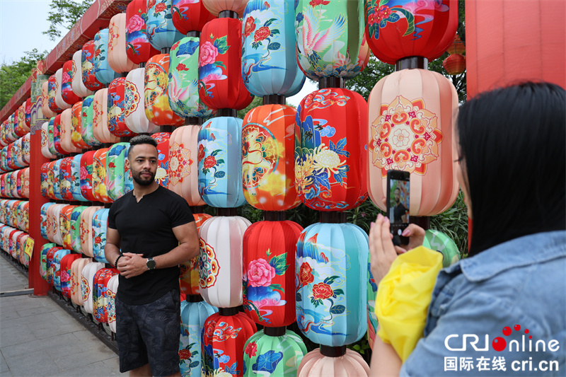 
广州中医院黄牛代挂号电话票贩子号贩子网上预约挂号,住院检查加快,【2023打卡中国】外国网红走进“清明上河图” 在开封来一场“穿越”之旅（组图）