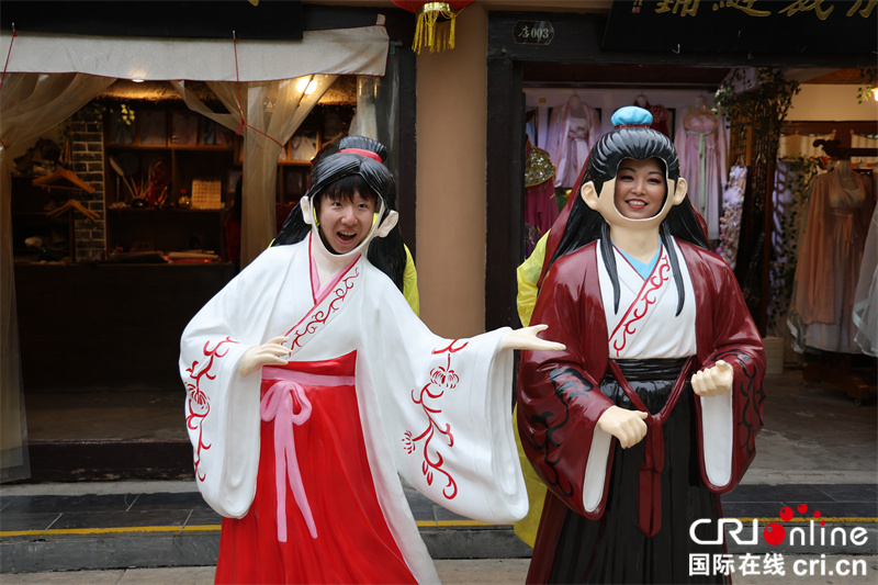 
广州中医院黄牛代挂号电话票贩子号贩子网上预约挂号,住院检查加快,【2023打卡中国】外国网红走进“清明上河图” 在开封来一场“穿越”之旅（组图）