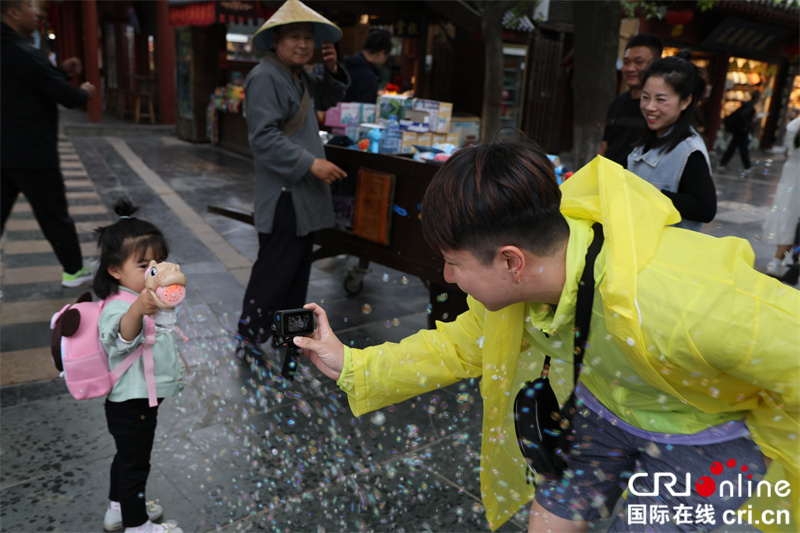 
广州中医院黄牛代挂号电话票贩子号贩子网上预约挂号,住院检查加快,【2023打卡中国】外国网红走进“清明上河图” 在开封来一场“穿越”之旅（组图）