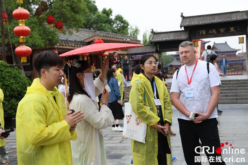 
广州中医院黄牛代挂号电话票贩子号贩子网上预约挂号,住院检查加快,【2023打卡中国】外国网红走进“清明上河图” 在开封来一场“穿越”之旅（组图）