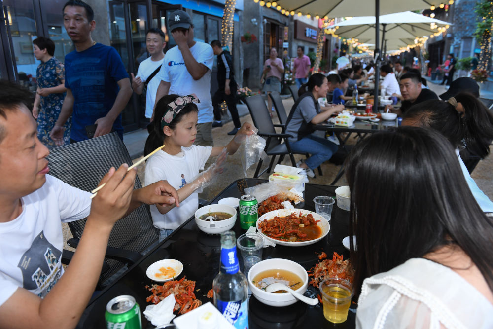 
首都医科大学附属北京妇产医院黄牛代挂号电话票贩子号贩子网上预约挂号,住院检查加快,浙江新昌：夜经济拉动旅游业发展