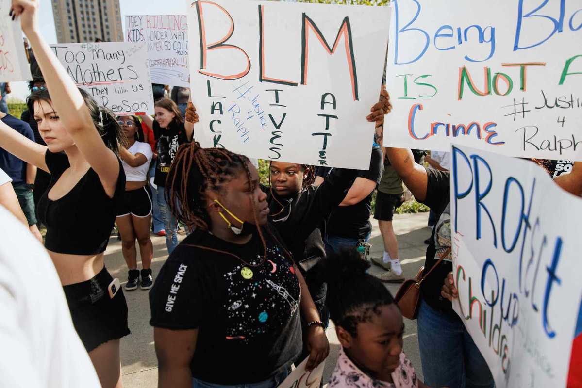 
首都医科大学附宣武医院黄牛代挂号电话票贩子号贩子网上预约挂号,住院检查加快,美国“枪患瘟疫”盛行、蔓延 国内怨声载道 国外池鱼之灾！多国集体声讨