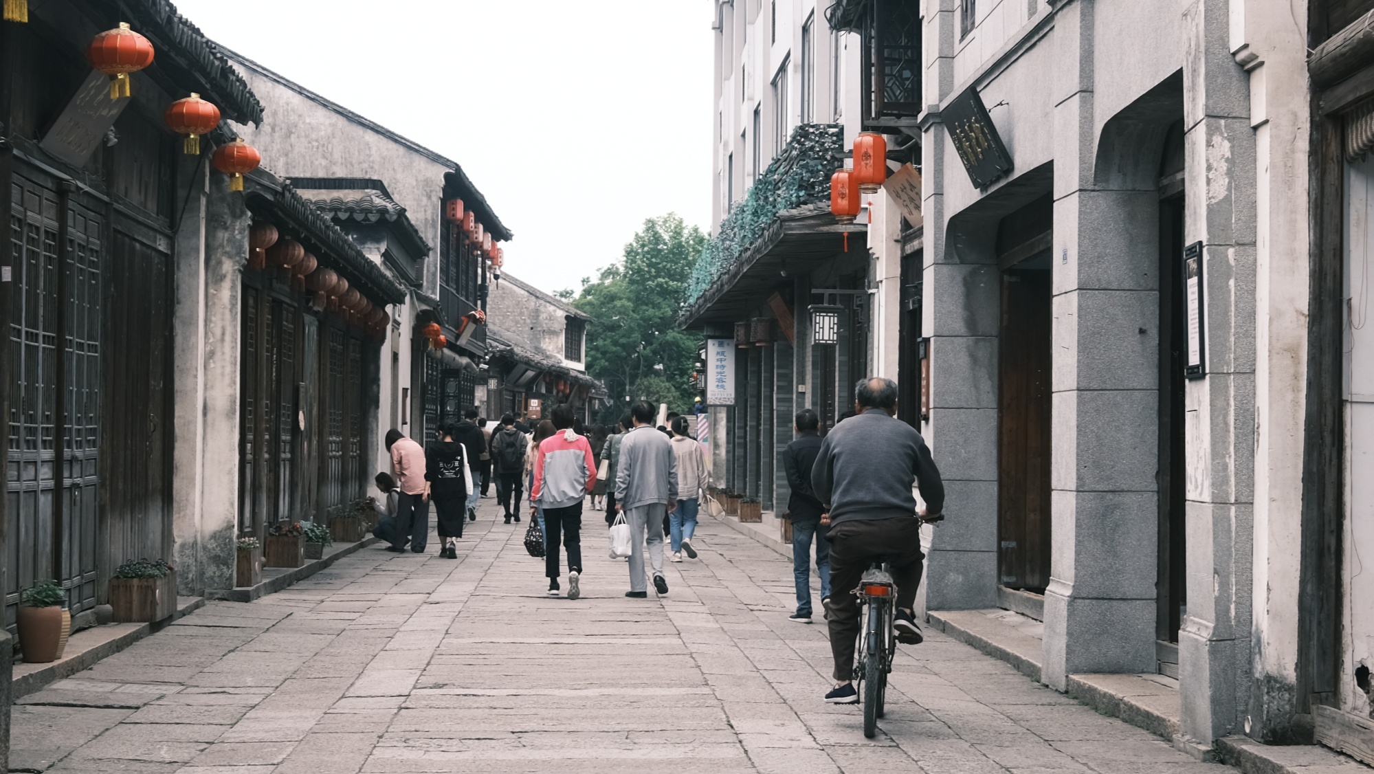 
南京鼓楼医院黄牛代挂号电话票贩子号贩子网上预约挂号,住院检查加快,中国式现代化的长三角实践｜浙江南浔以“最美家风+”引领精神富有