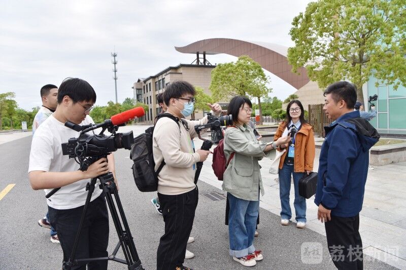 
代挂姜玉武的号黄牛代挂号电话票贩子号贩子网上预约挂号,住院检查加快,行走江苏湿地城市｜ 从“濒危鹿”到“社会鹿”，大丰麋鹿国家级自然保护区交出亮眼“生态答卷”！