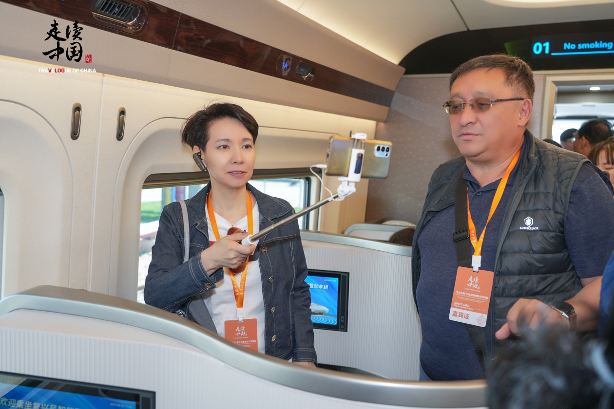 
南京军区总医院黄牛代挂号电话票贩子号贩子网上预约挂号,住院检查加快,18国记者“走读中国”：“对中国的未来充满期待”