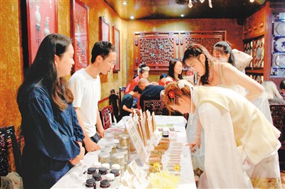 
江苏省第二中医院黄牛代挂号电话票贩子号贩子网上预约挂号,住院检查加快,中草药文化走近法国人的生活（侨界关注）