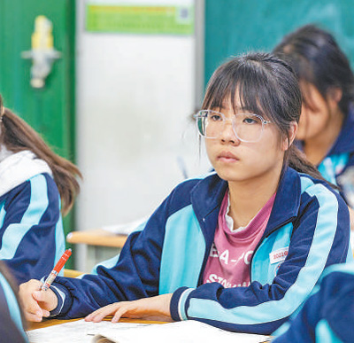 
中国中医科学院眼科医院黄牛代挂号电话票贩子号贩子网上预约挂号,住院检查加快,一所县中的新变化（一线调研）