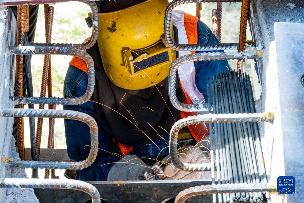 
上海中山医院黄牛代挂号电话票贩子号贩子网上预约挂号,住院检查加快,通讯：让青春在“一带一路”闪亮——记马东铁青年突击队