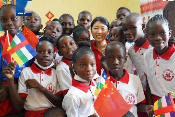 
长春吉大一院黄牛代挂号电话票贩子号贩子网上预约挂号,住院检查加快,一个人就是一个科室！援非的他们有多拼→