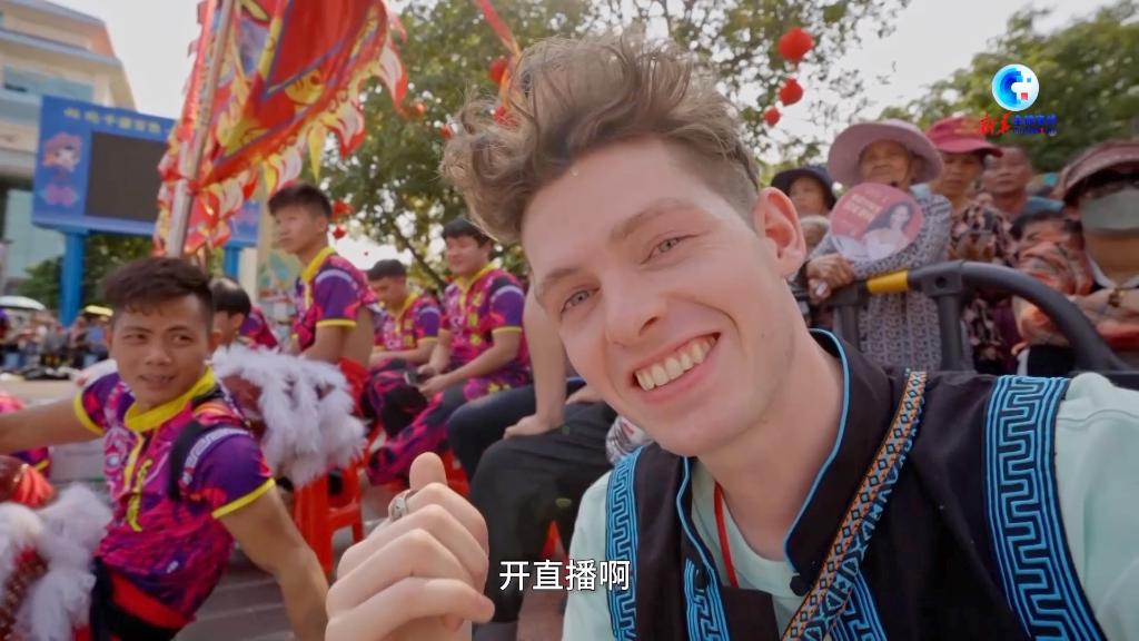 
北医三院黄牛代挂号电话票贩子号贩子网上预约挂号,住院检查加快,全球连线｜英国博主亚当：抛绣球、打陀螺，我跟着中国西南的壮族群众一起过节