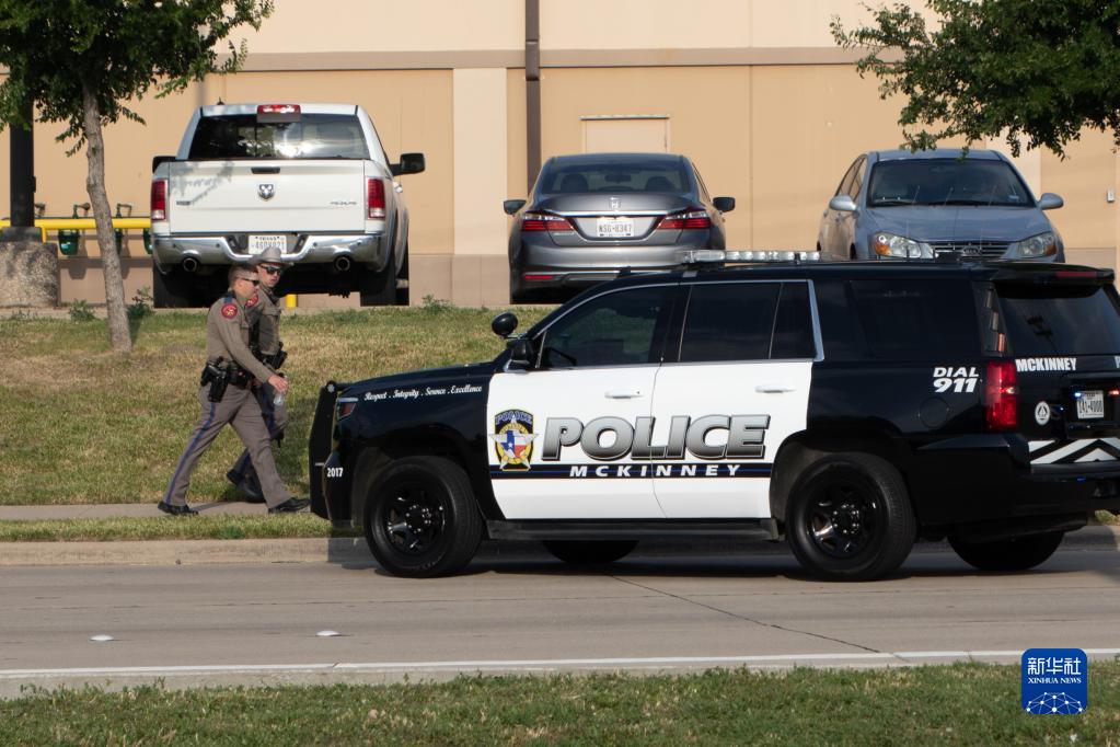 
上海各大医院黄牛代挂号电话票贩子号贩子网上预约挂号,住院检查加快,记者手记：每一声枪响都在撕裂美国