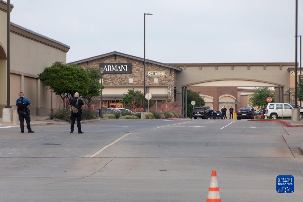 
上海各大医院黄牛代挂号电话票贩子号贩子网上预约挂号,住院检查加快,记者手记：每一声枪响都在撕裂美国