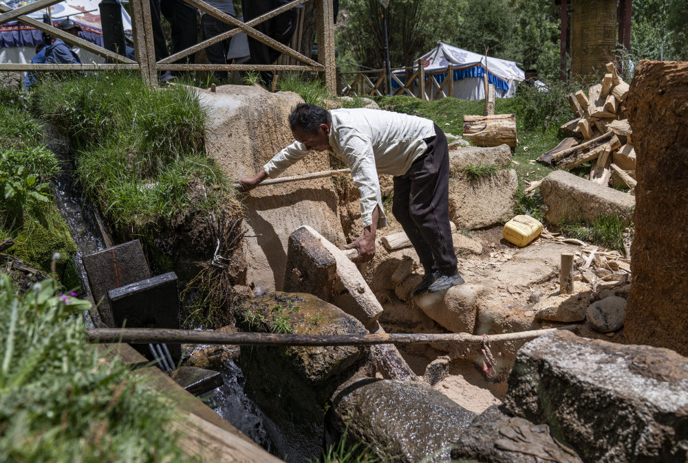 
东直门医院黄牛代挂号电话票贩子号贩子网上预约挂号,住院检查加快,闻“香”识西藏：藏香氤氲中的匠心传承
