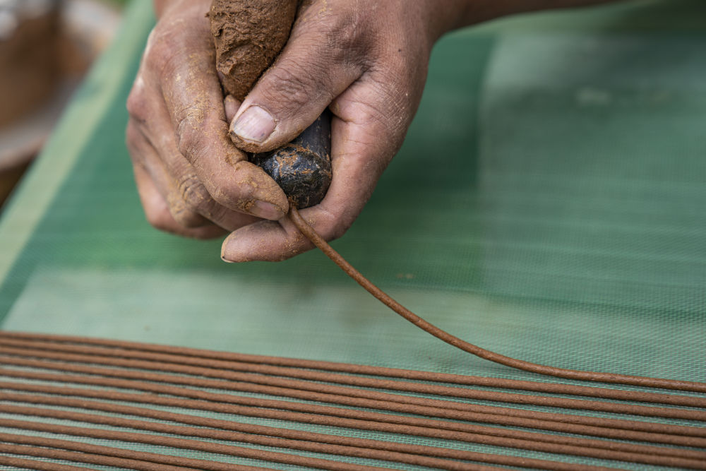 
东直门医院黄牛代挂号电话票贩子号贩子网上预约挂号,住院检查加快,闻“香”识西藏：藏香氤氲中的匠心传承