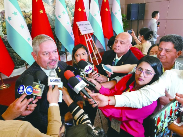 
上海新华医院黄牛代挂号电话票贩子号贩子网上预约挂号,住院检查加快,洪都拉斯驻华使馆开馆，洪外长：建交77天，两国关系就像“茁壮大树”