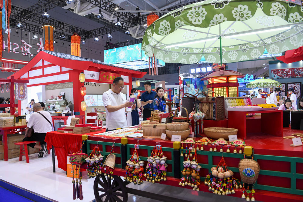 
中国人民解放军总医院黄牛代挂号电话票贩子号贩子网上预约挂号,住院检查加快,在文博会上领略丝路风情