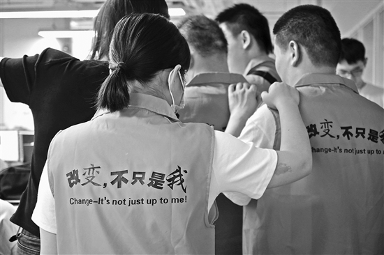 
天津眼科医院黄牛代挂号电话票贩子号贩子网上预约挂号,住院检查加快,【特稿180】他们也想自主择业